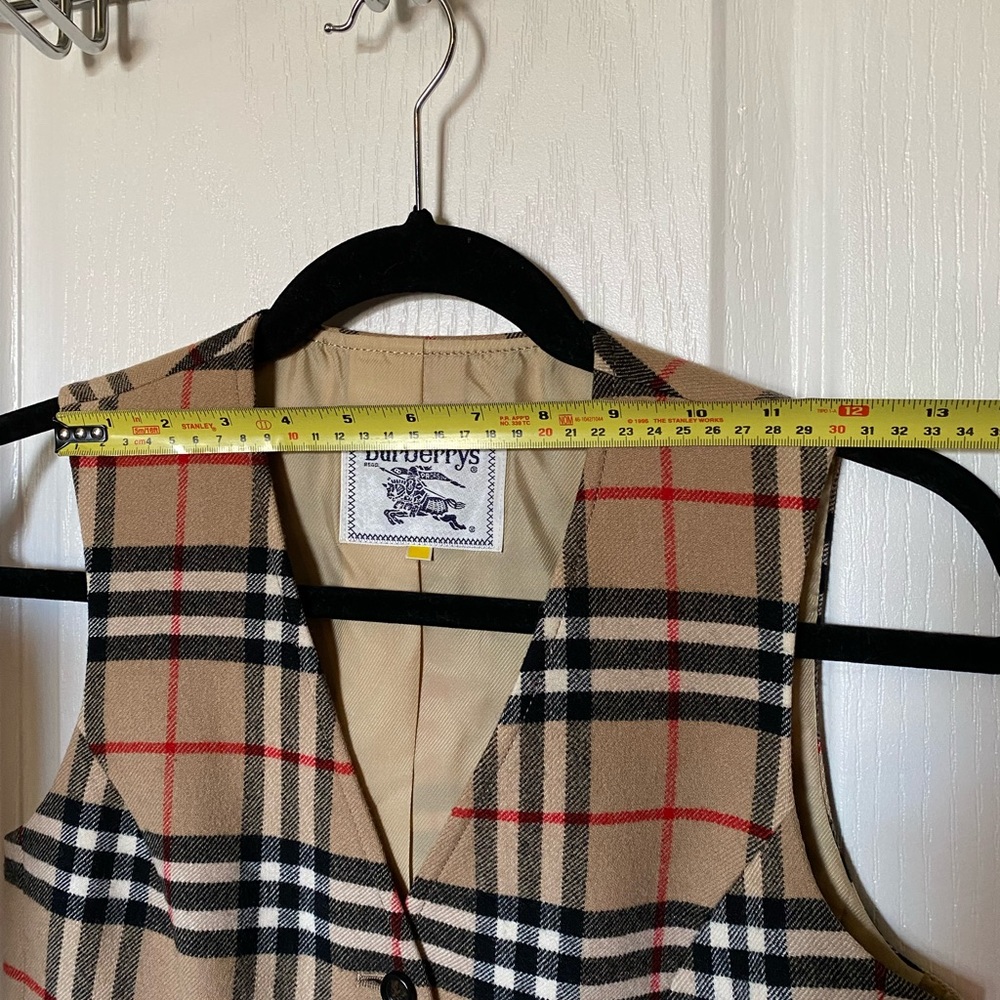 Authentic Burberry Vest - Picture 7 of 10
